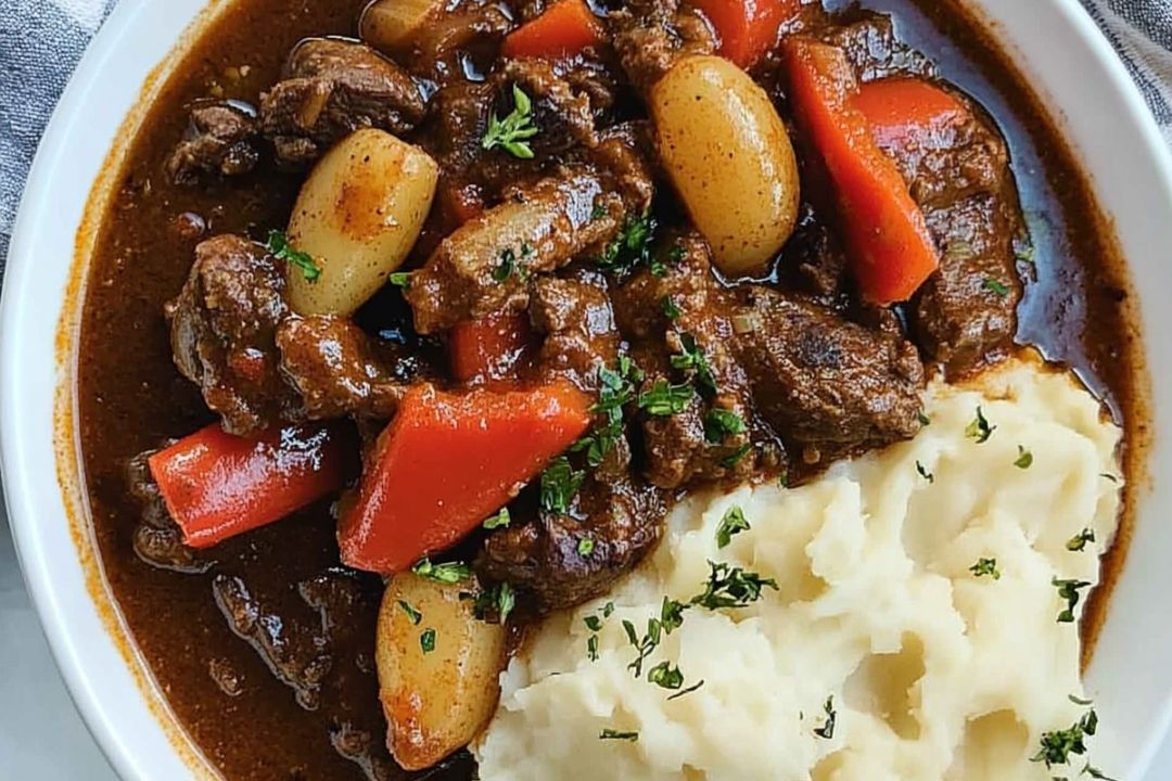 Instant Pot Beef Goulash: A Hearty, Flavorful Comfort Dish in No Time