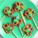 Shamrock Pretzel Pops - Clara quick dinners